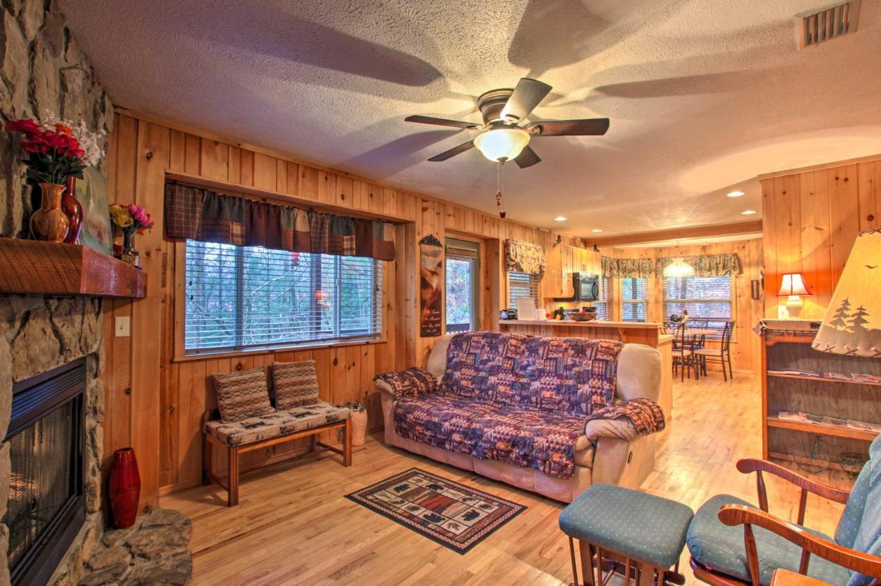 Private Pet Friendly With Hot Tub! Ferienhaus *
